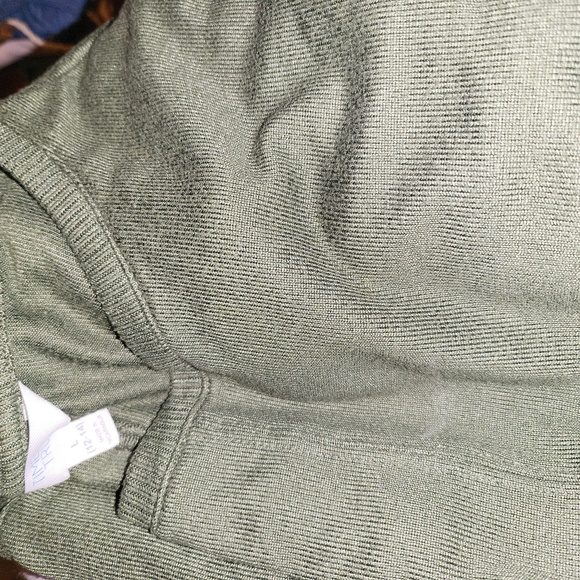 sweaters - Picture 7 of 7